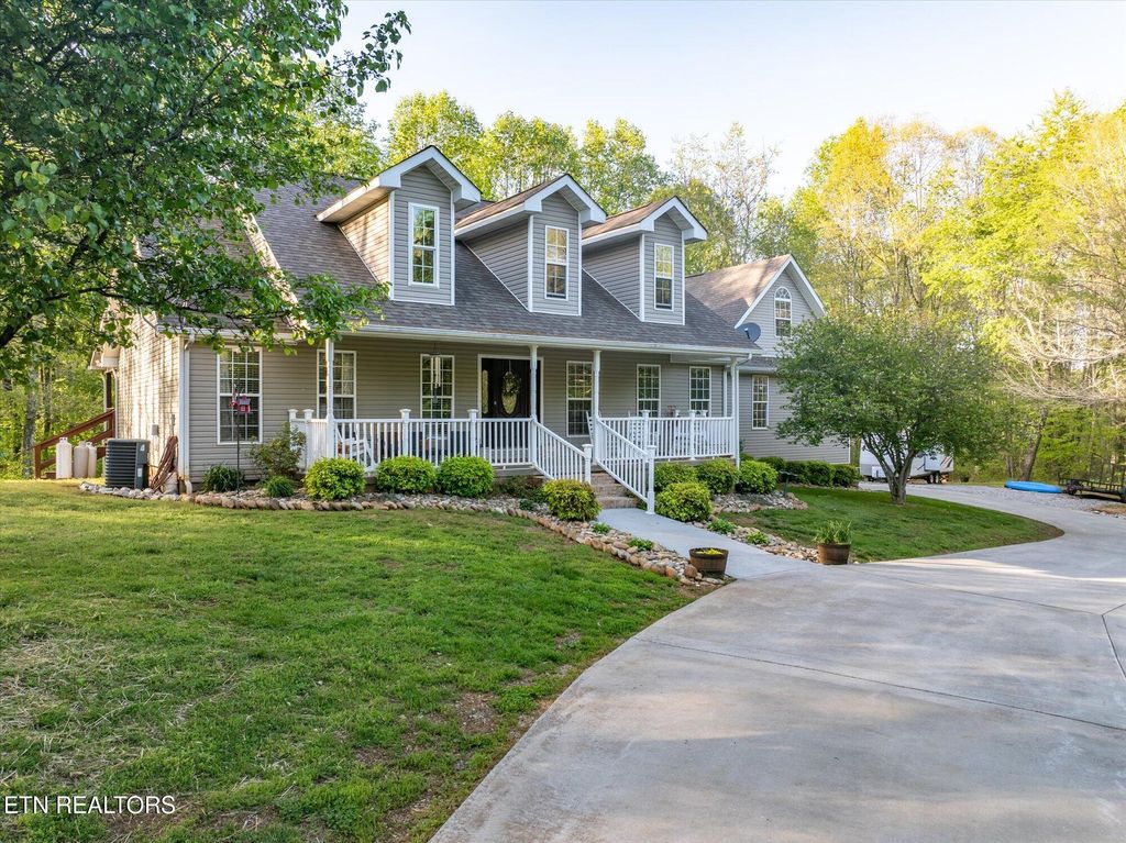 Photo of 394 Brunner Rd, Sweetwater, TN 37874 (MLS # 1304097)