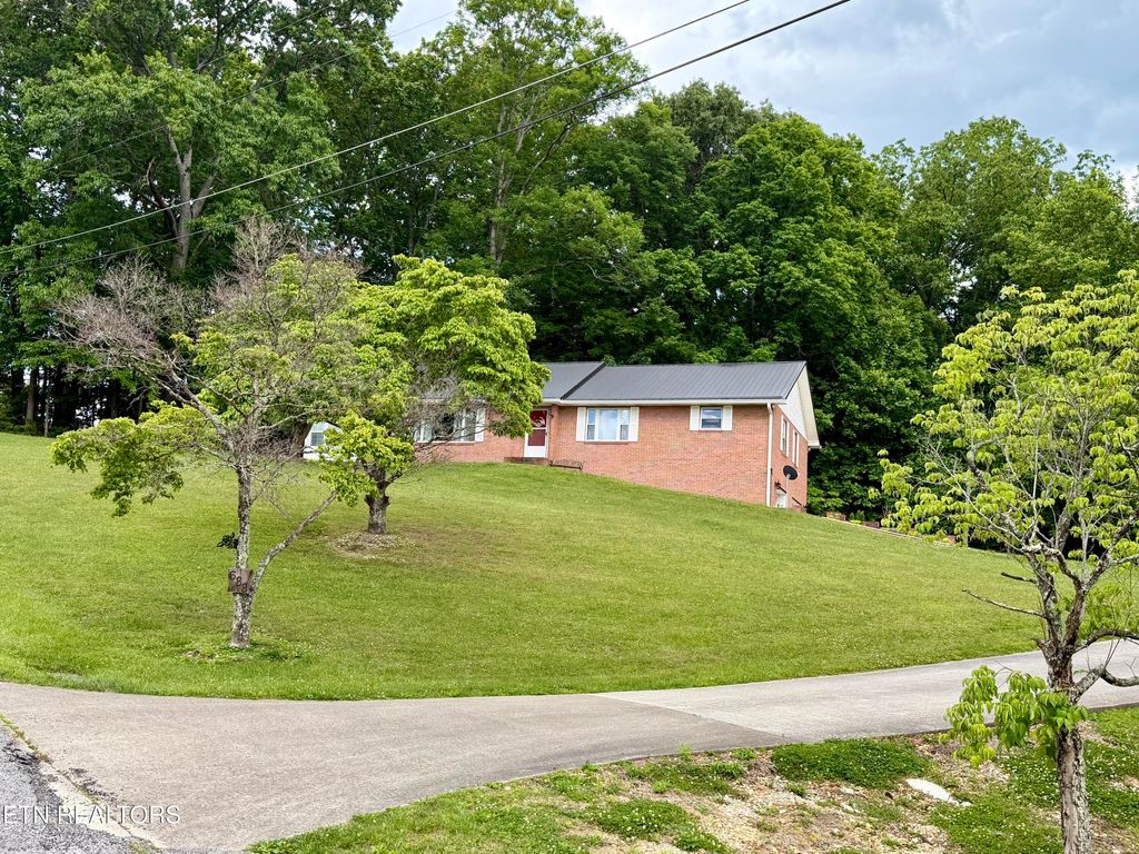 Photo of 688 Stiner Lane, LaFollette, TN 37766 (MLS # 1341067)