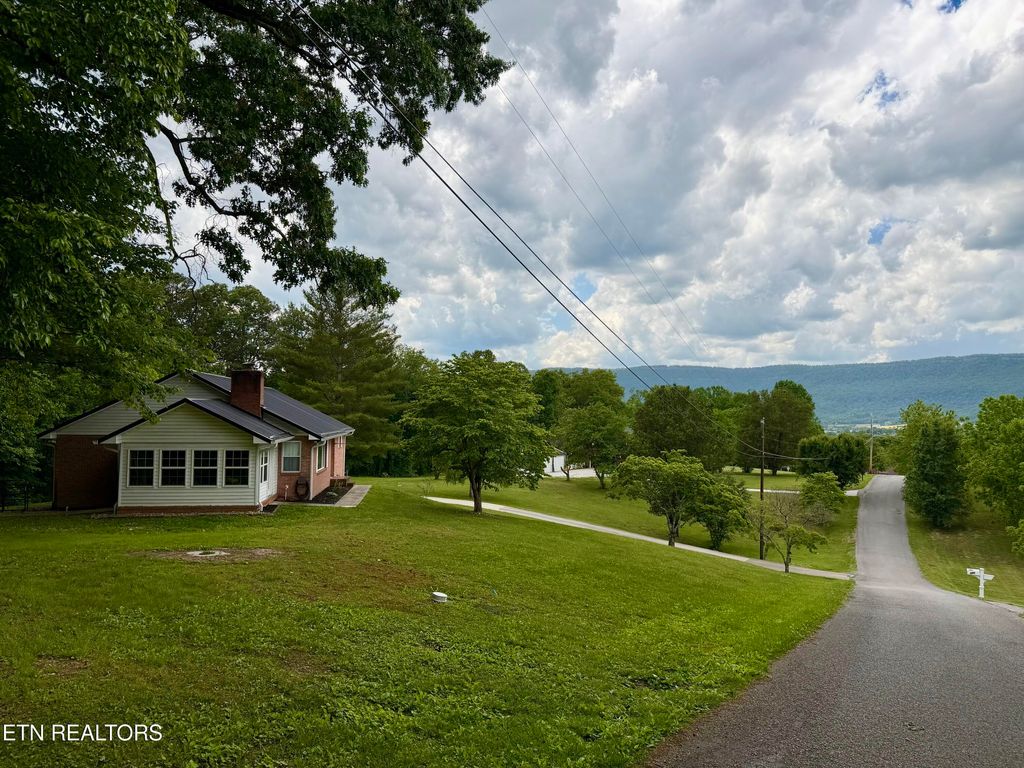Photo of 688 Stiner Lane, LaFollette, TN 37766 (MLS # 1341067)