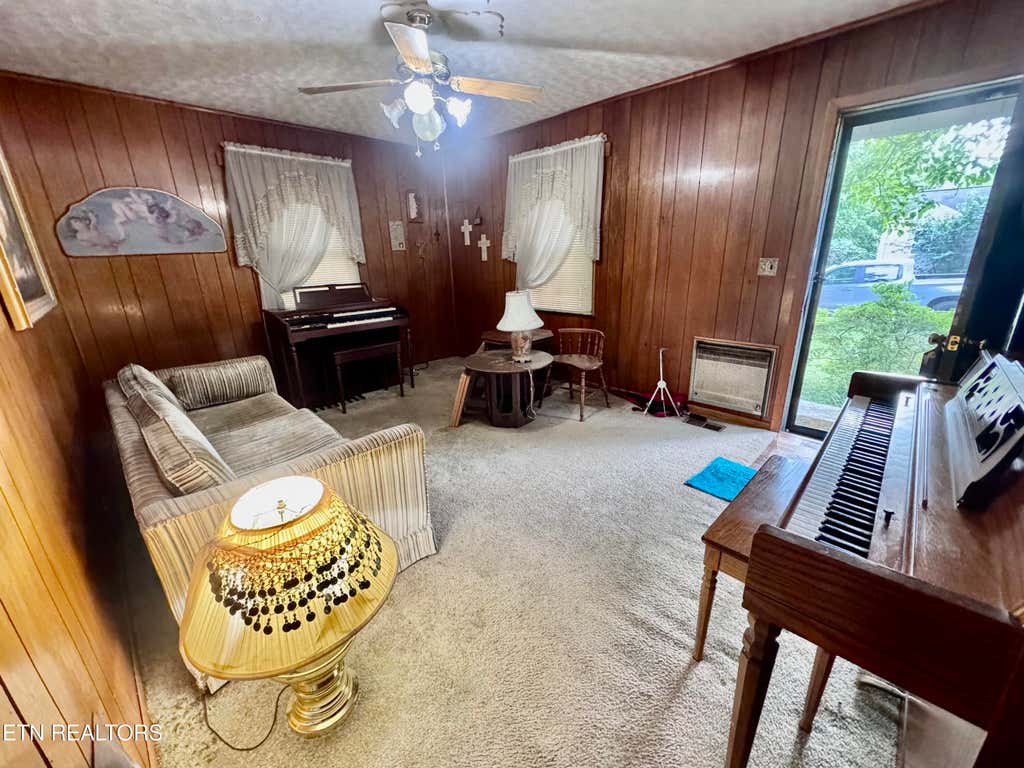 Photo of 2318 Boxwood Lane, Knoxville, TN 37917 (MLS # 1351138)