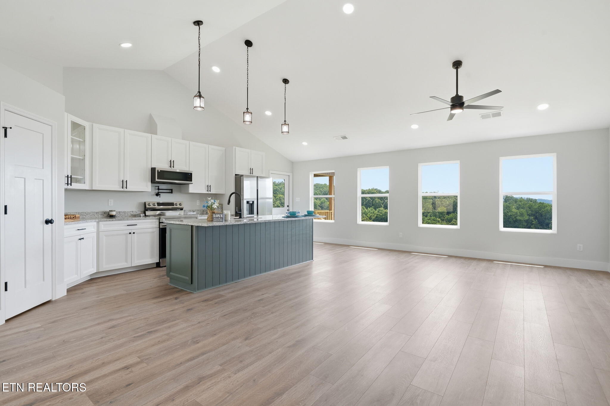 145 Middle Glen Rd