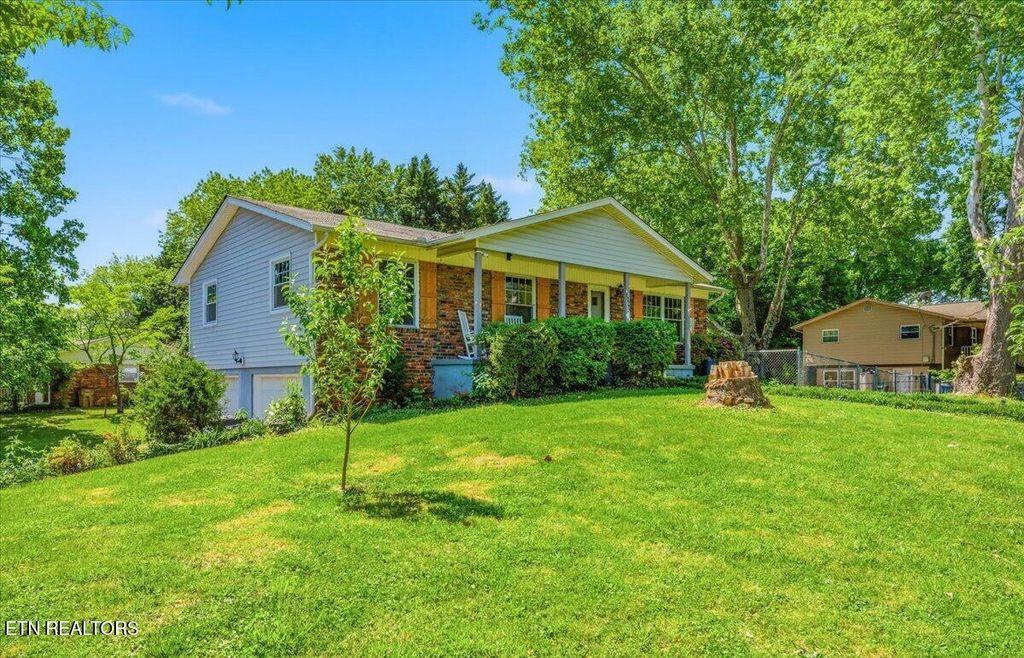 Photo of 3100 NW Sycamore View Court, Knoxville, TN 37921 (MLS # 1338108)