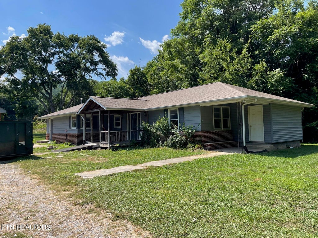 Photo of 565 Carter Ave, Dayton, TN 37321 (MLS # 1267178)