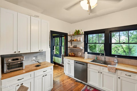 Tiny photo for 223 E Churchwell Ave, Knoxville, TN 37917 (MLS # 1354570)