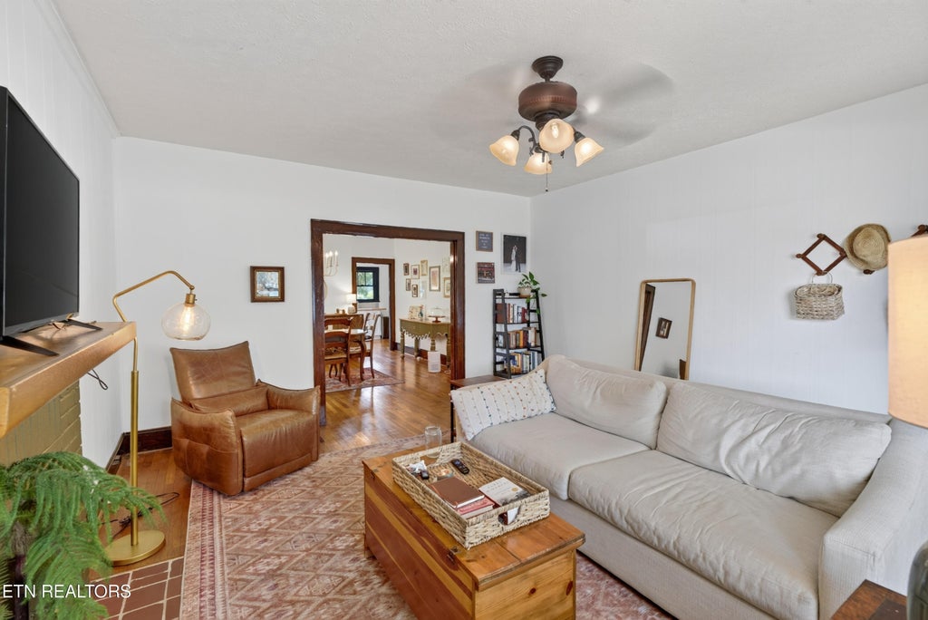 Photo of 223 E Churchwell Ave, Knoxville, TN 37917 (MLS # 1354570)