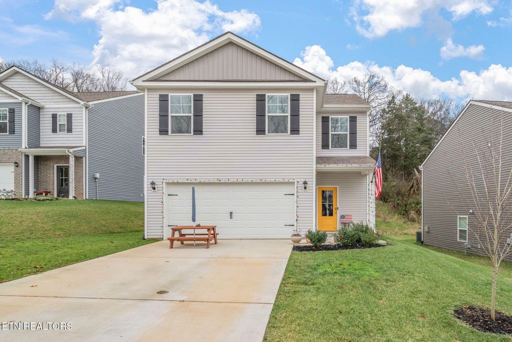 Photo of 7116 Dusty Rose Lane, Knoxville, TN 37921 (MLS # 1324082)