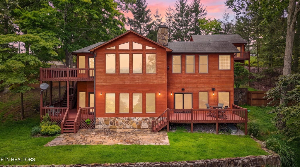 Photo of 1186 Deerfield Way, LaFollette, TN 37766 (MLS # 1353117)