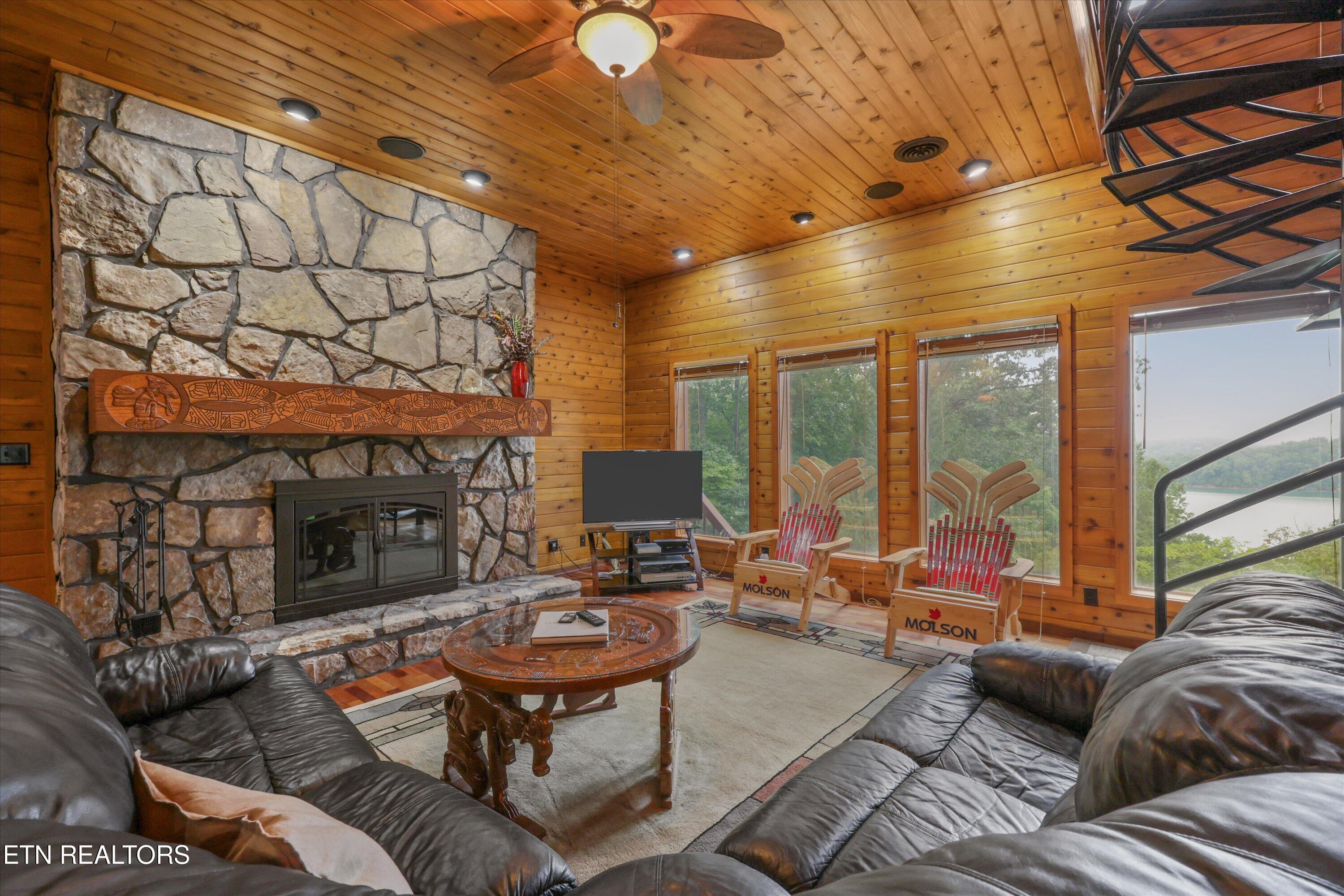 1186 Deerfield Way