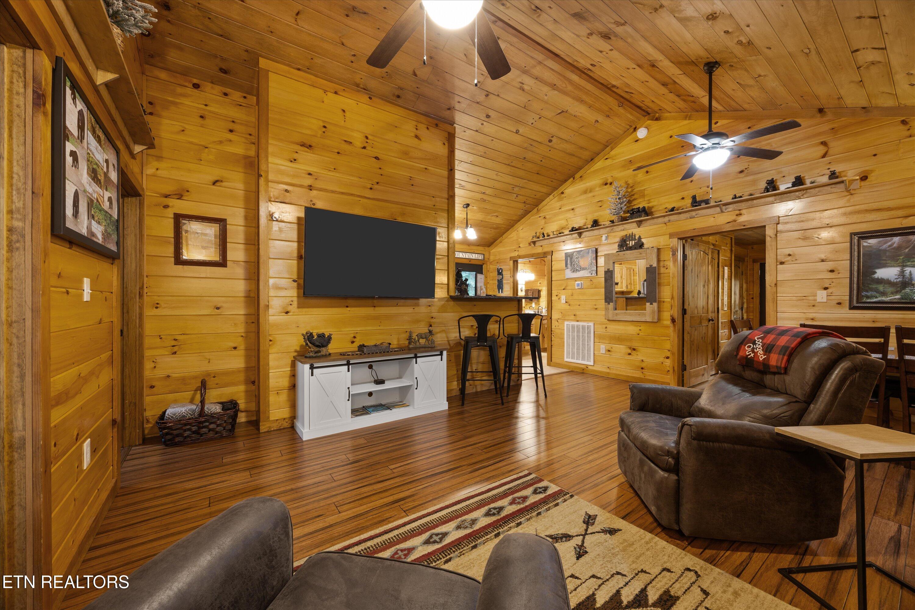 1046 Cheshire Court