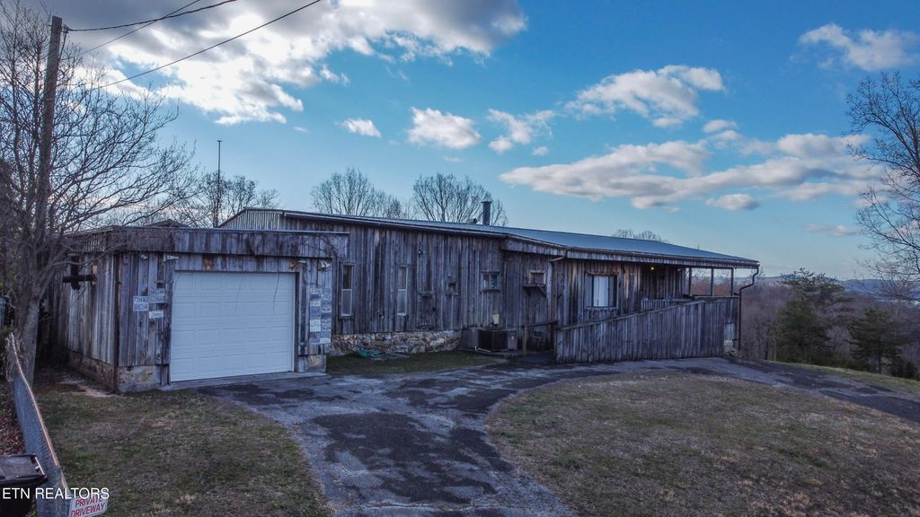 Photo of 235 Roberts Rd, Kingston, TN 37763 (MLS # 1294377)