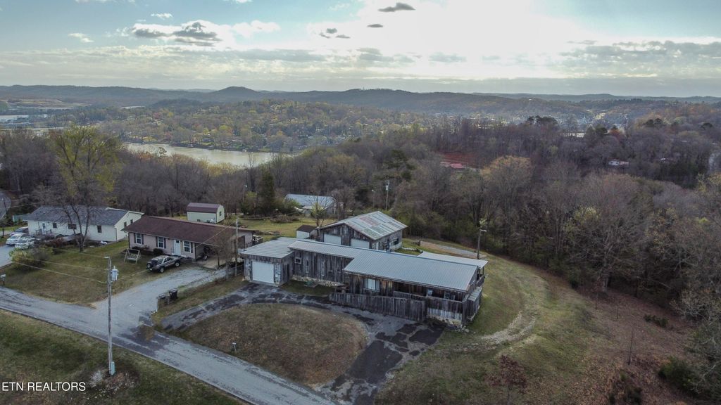 Photo of 235 Roberts Rd, Kingston, TN 37763 (MLS # 1294377)