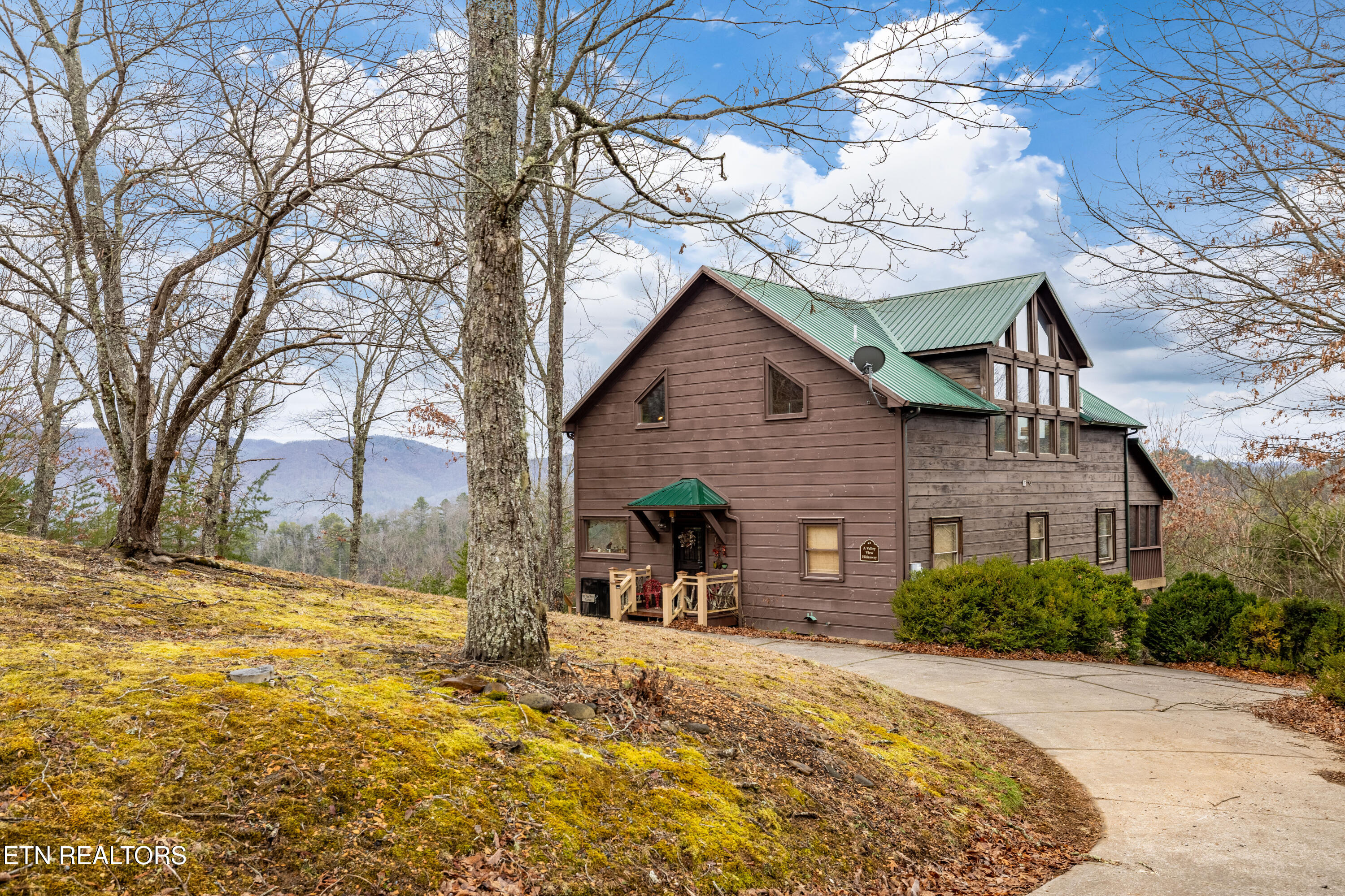 504 Twin Oak Mountain Lane