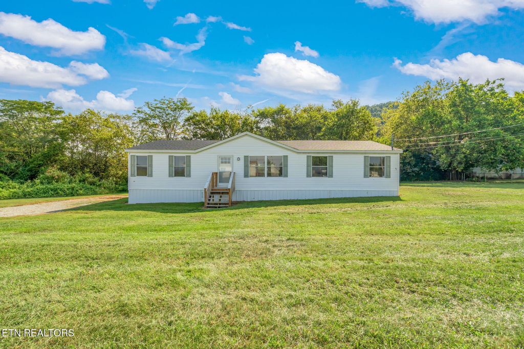 Photo of 530 Farm Loop Rd, New Market, TN 37820 (MLS # 1315702)