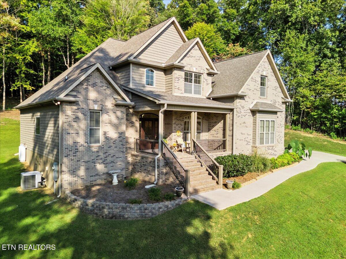 449 Hickory Pointe Ln