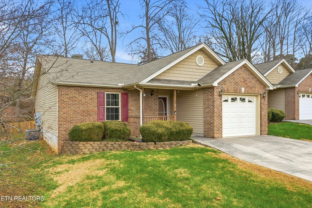 Photo of 8026 Pepperdine Way, Knoxville, TN 37923 (MLS # 1324875)