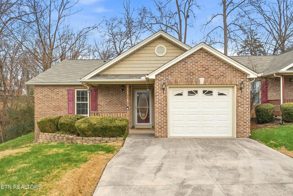 Photo of 8026 Pepperdine Way, Knoxville, TN 37923 (MLS # 1324875)