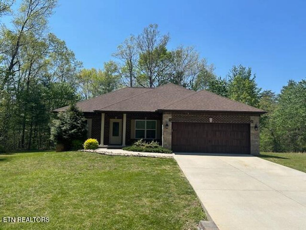 Photo of 450 Beachwood Drive, Crossville, TN 38558 (MLS # 1334259)