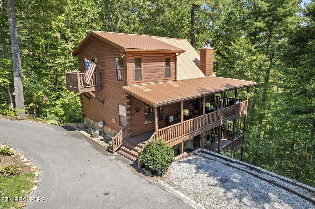 Photo of 2439 Woodside Lane, Sevierville, TN 37862 (MLS # 1315823)