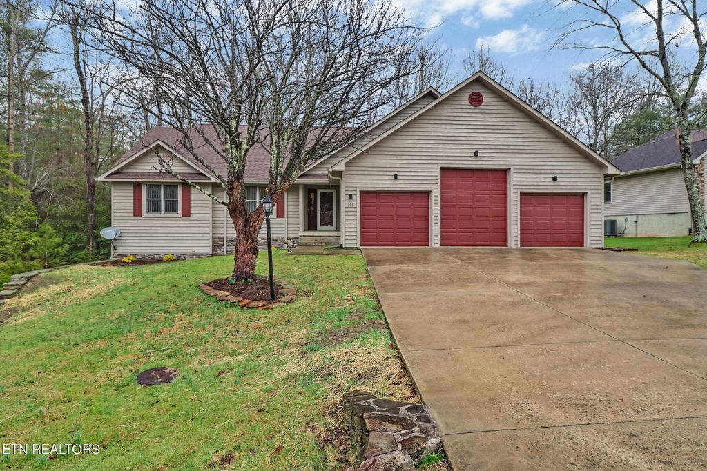 Photo of 108 Kenwood Drive, Fairfield Glade, TN 38558 (MLS # 1330872)