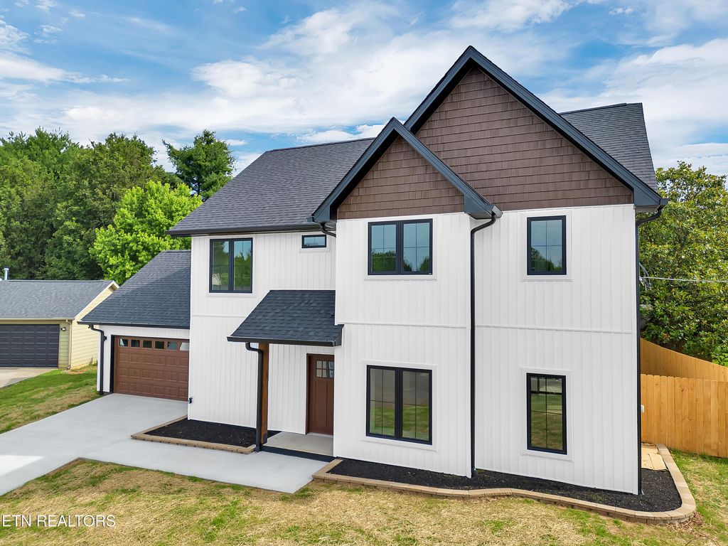 Photo of 7747 Drawbridge Court, Powell, TN 37849 (MLS # 1302588)