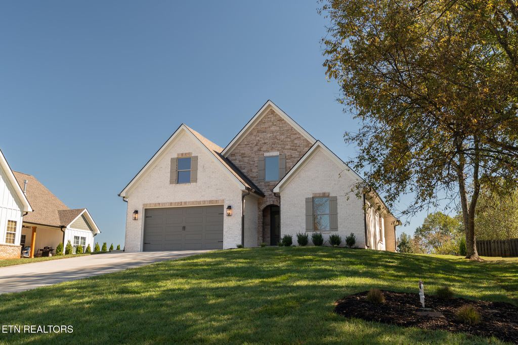 Photo of 2030 Cherokee Drive, Maryville, TN 37801 (MLS # 1306813)