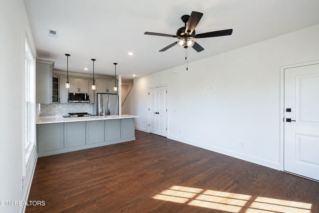 Photo of 410 E Church Ave, Maryville, TN 37804 (MLS # 1344859)