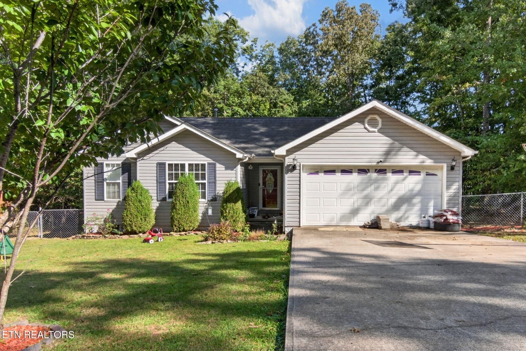 Photo of 1020 Ewa Drive, Crossville, TN 38572 (MLS # 1355509)