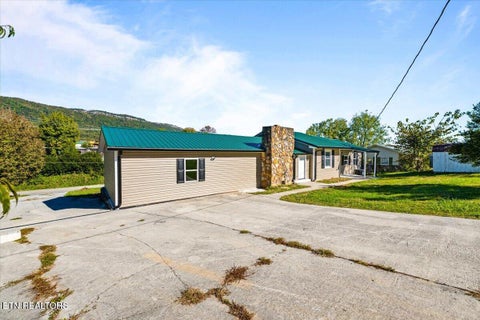 Tiny photo for 188 Old Middlesboro Highway 188 Hwy, LaFollette, TN 37766 (MLS # 1359545)