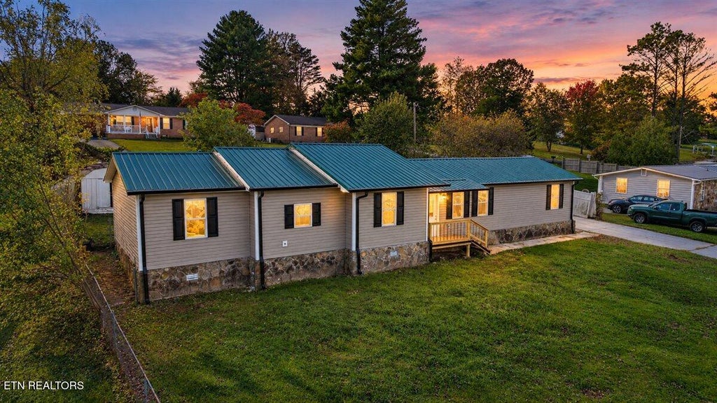 Photo of 188 Old Middlesboro Highway 188 Hwy, LaFollette, TN 37766 (MLS # 1359545)
