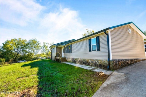 Tiny photo for 188 Old Middlesboro Highway 188 Hwy, LaFollette, TN 37766 (MLS # 1359545)