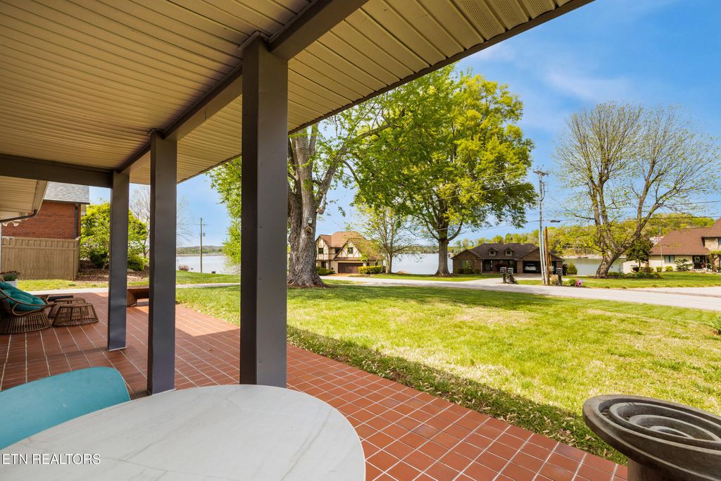 Photo of 3794 Scenic Drive, Lenoir City, TN 37772 (MLS # 1335825)