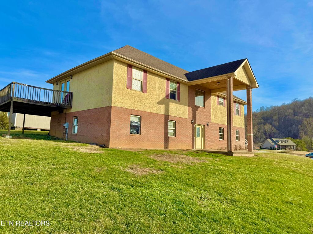 Photo of 315 Rowlett Tr, Ewing, VA 24248 (MLS # 1325830)