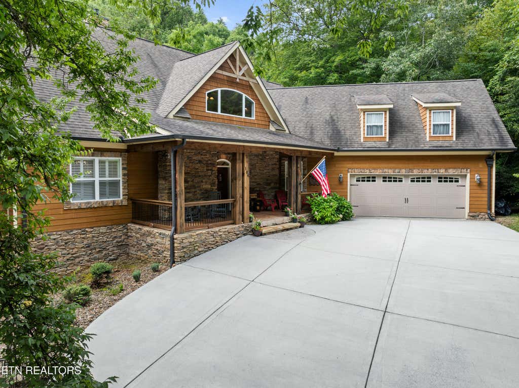 Photo of 106 Sunshine Way, Townsend, TN 37882 (MLS # 1346218)