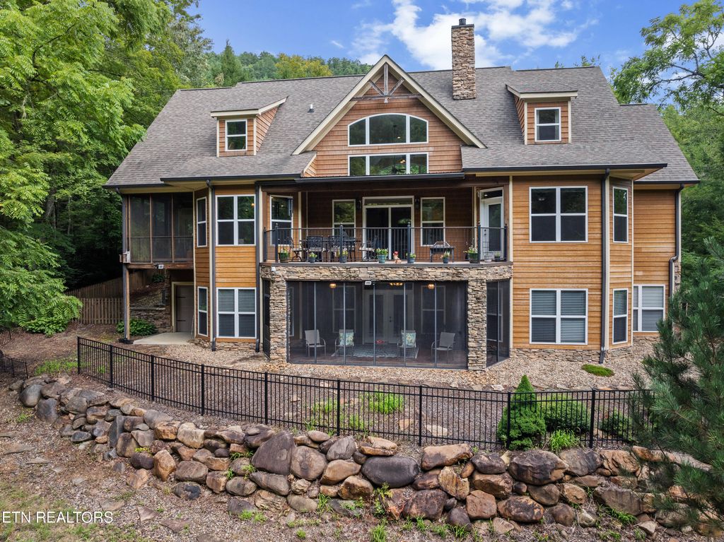 Photo of 106 Sunshine Way, Townsend, TN 37882 (MLS # 1346218)