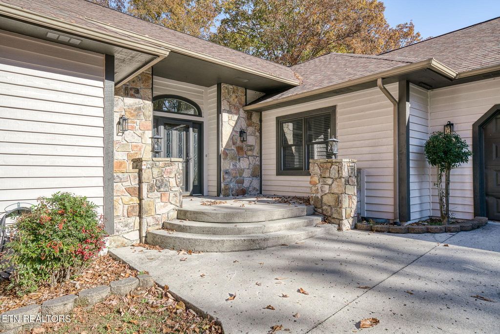 Photo of 128 Lisa Lane, Crossville, TN 38558 (MLS # 1321720)