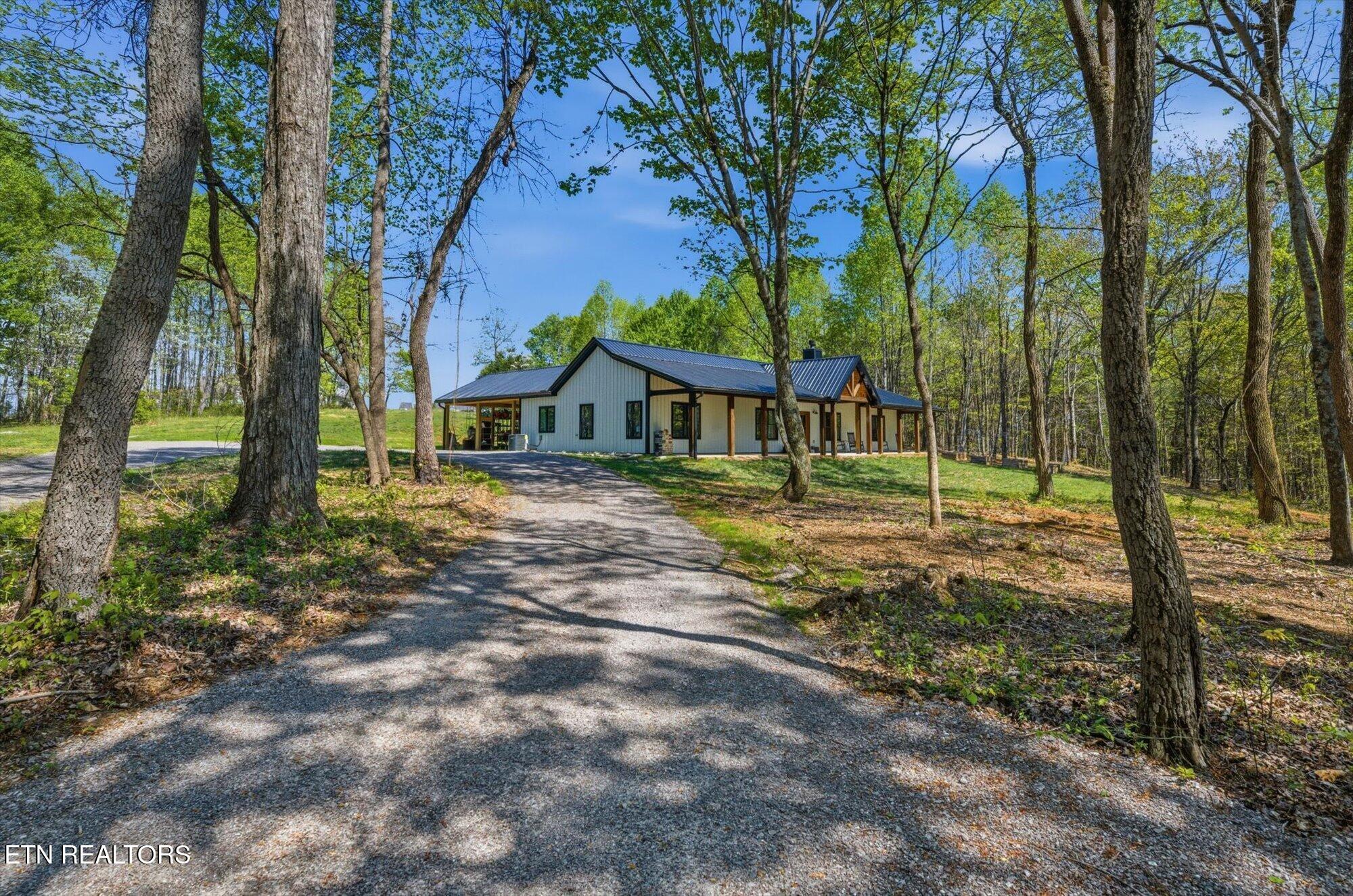 8212 Barker Rd