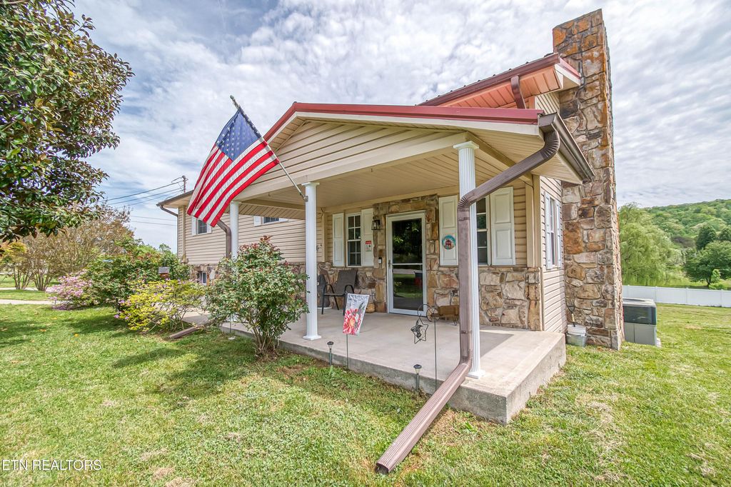 Photo of 4533 Hines Valley Rd, Lenoir City, TN 37771 (MLS # 1336708)