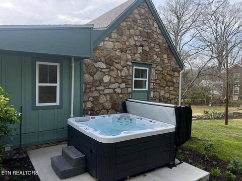 Tiny photo for 318 E Meeting St, Dandridge, TN 37725 (MLS # 1326908)