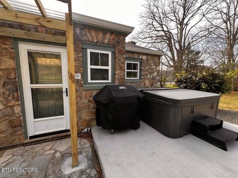 Tiny photo for 318 E Meeting St, Dandridge, TN 37725 (MLS # 1326908)