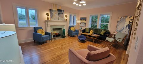 Tiny photo for 318 E Meeting St, Dandridge, TN 37725 (MLS # 1326908)