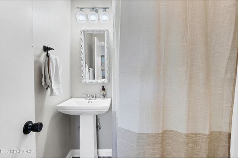 Tiny photo for 128 Wooddale St, Maryville, TN 37801 (MLS # 1332701)