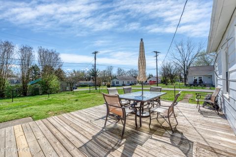 Tiny photo for 128 Wooddale St, Maryville, TN 37801 (MLS # 1332701)