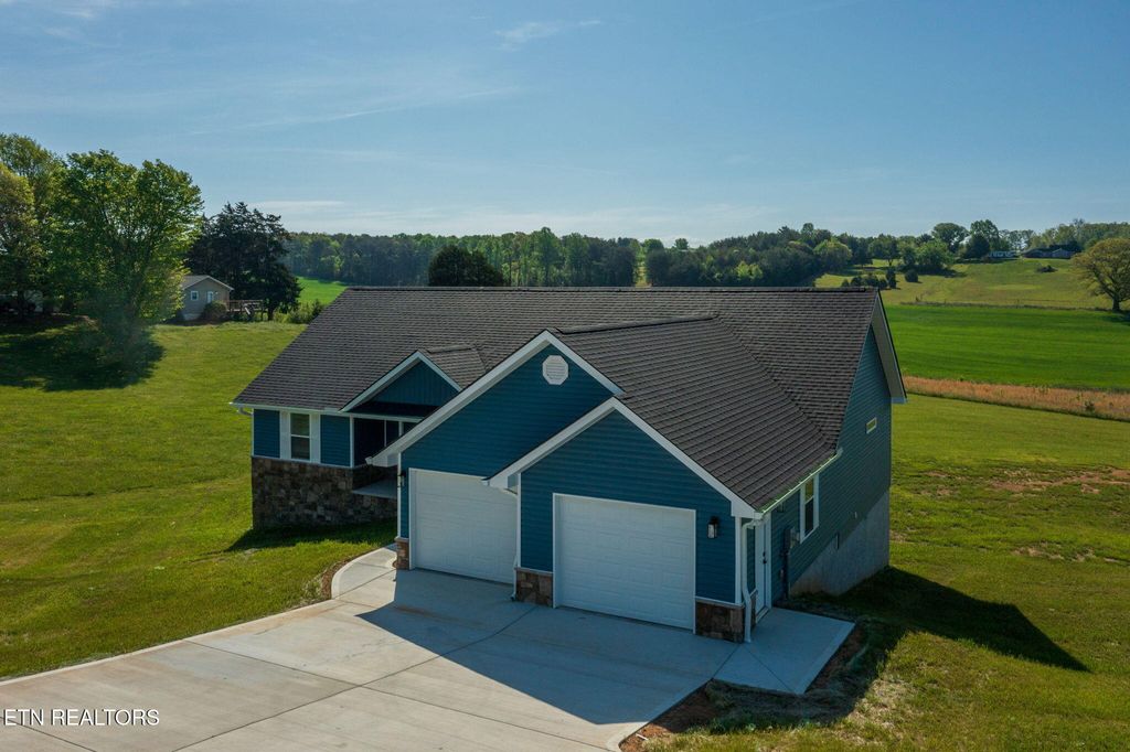Photo of 260 Thompson Rd, Madisonville, TN 37354 (MLS # 1327224)