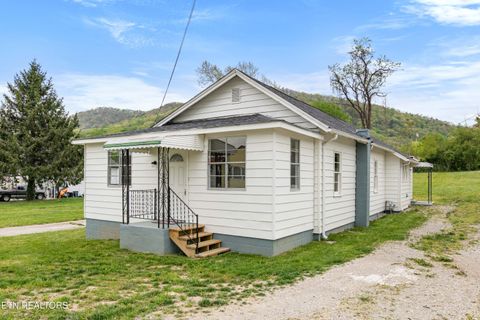 Photo of 311 E Prospect St, LaFollette, TN 37766 (MLS # 1337182)