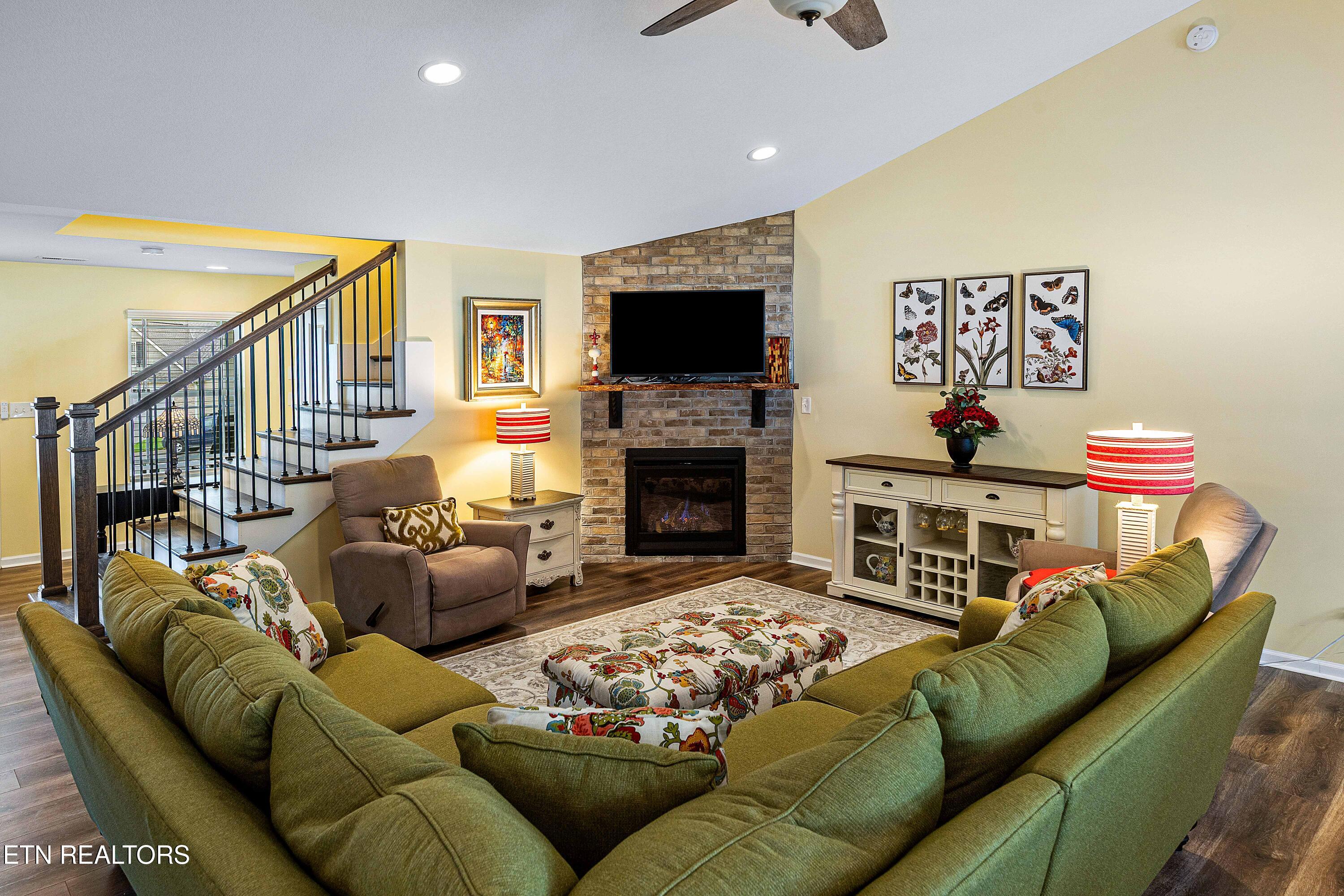 2560 Eppie Cove Lane