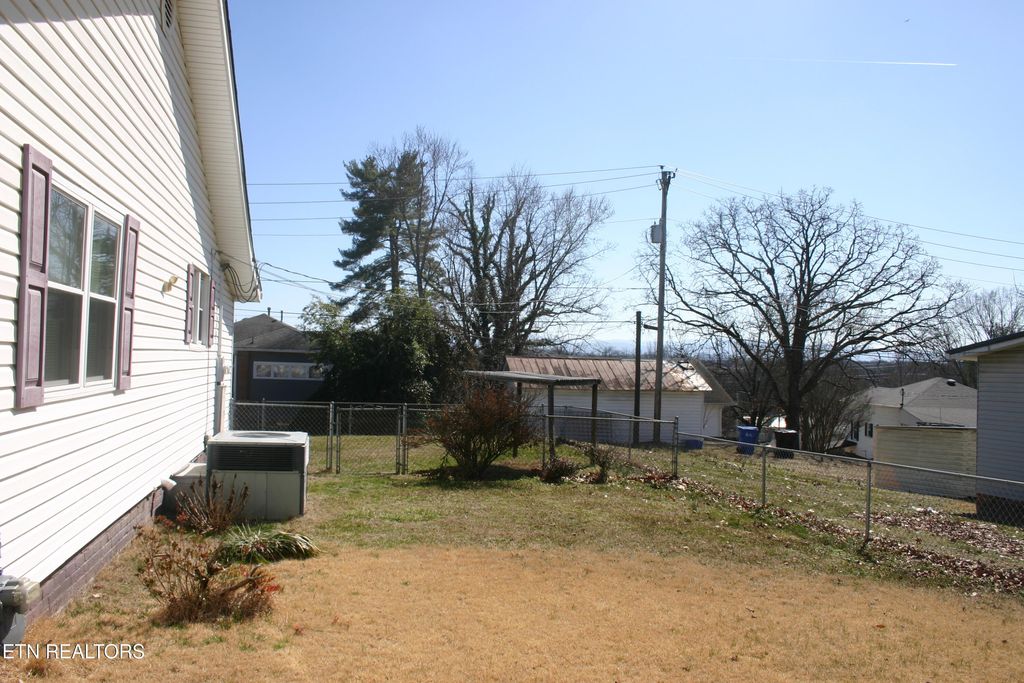 Photo of 862 Birch St, Alcoa, TN 37701 (MLS # 1291021)