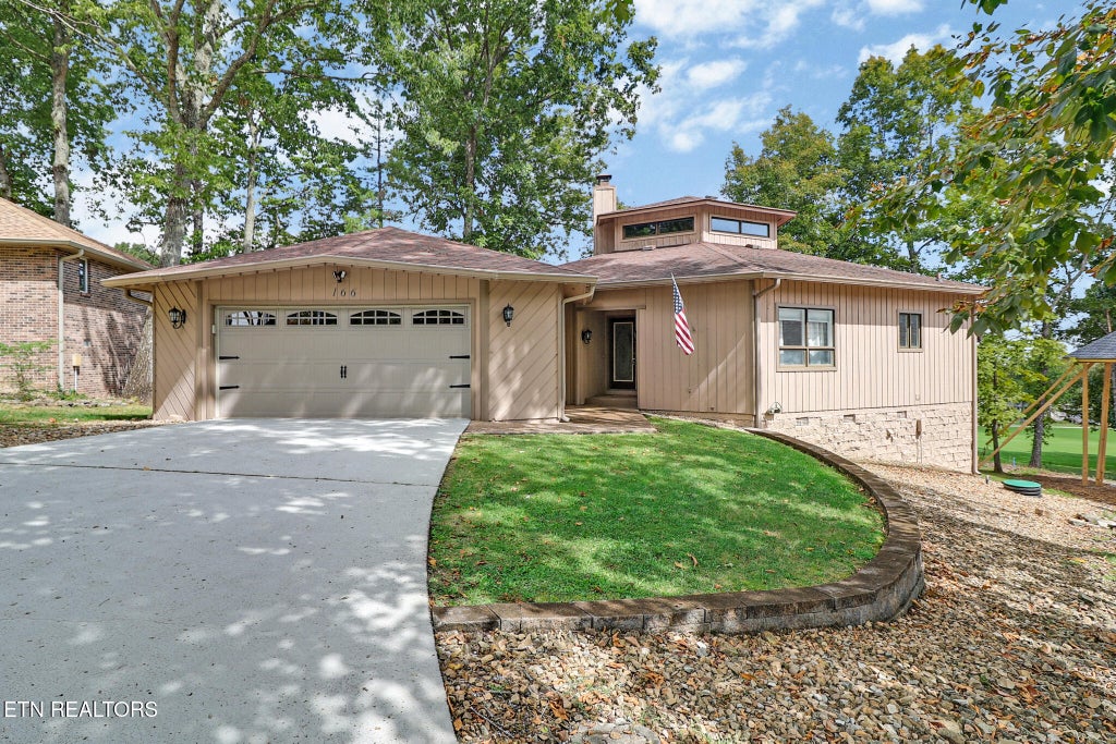 Photo of 166 Baltusrol Rd, Crossville, TN 38558 (MLS # 1356805)
