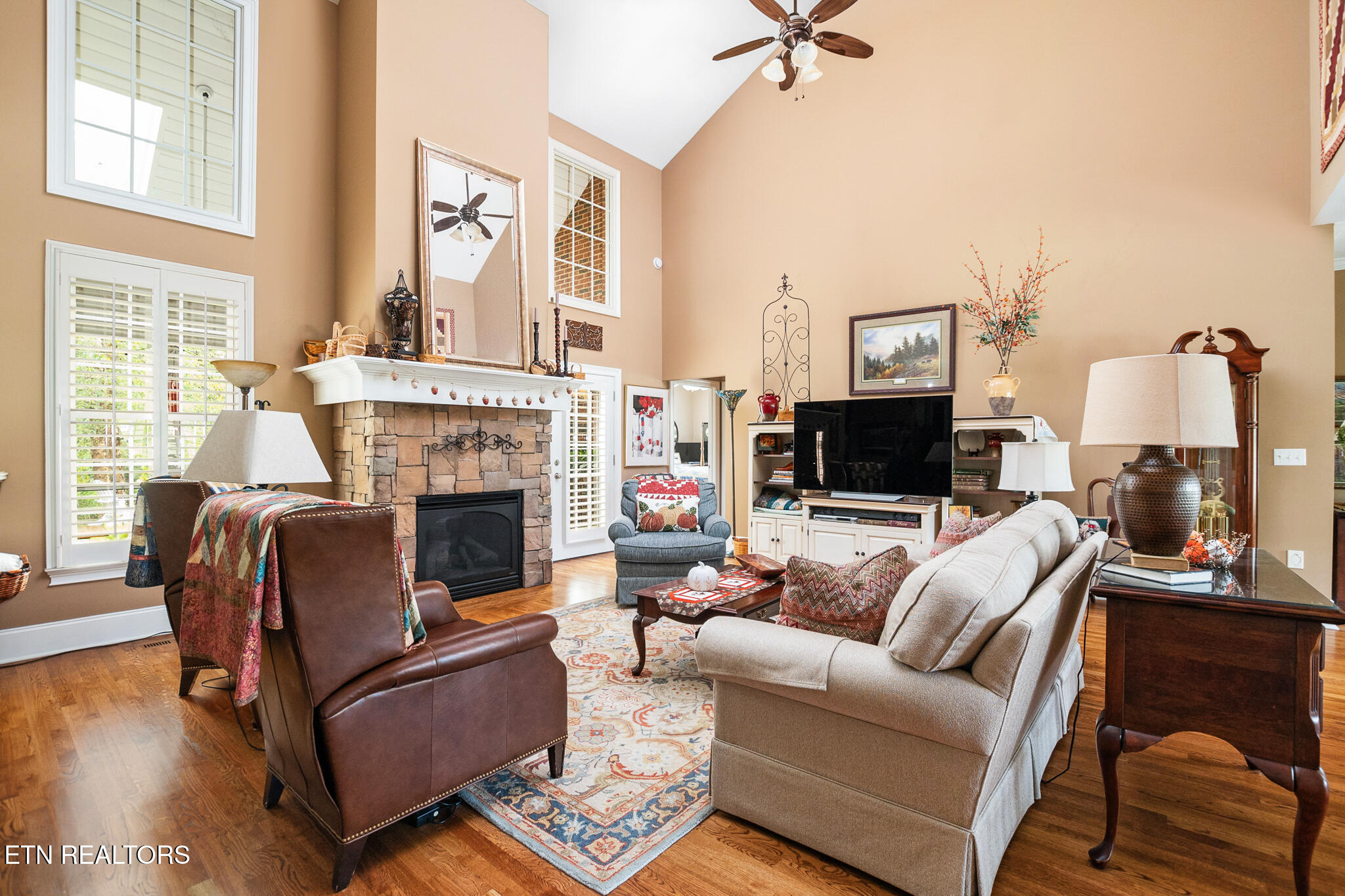 207 Fallen Oak Circle