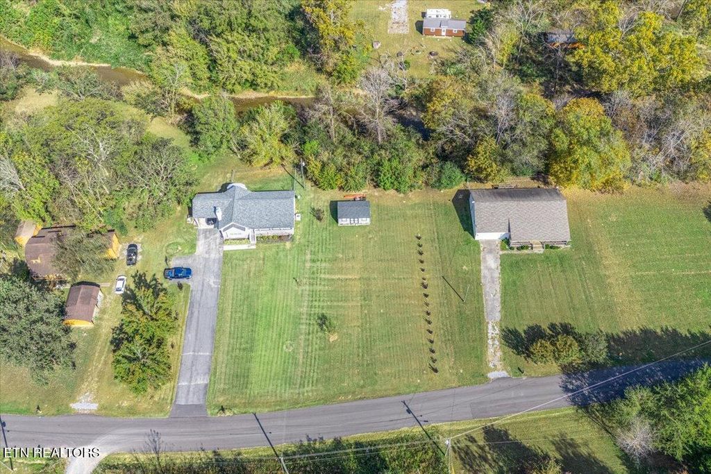 Photo of 10 Oma Lee Drive, Sevierville, TN 37876 (MLS # 1319525)