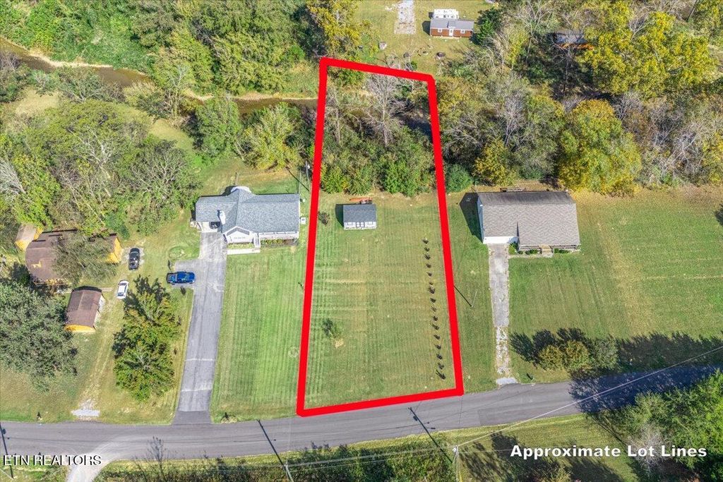 Photo of 10 Oma Lee Drive, Sevierville, TN 37876 (MLS # 1319525)